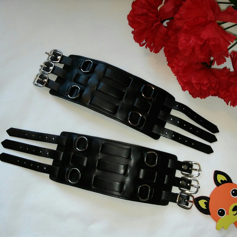 Hot Topic Faux Leather O-ring Triple Buckle Cuff